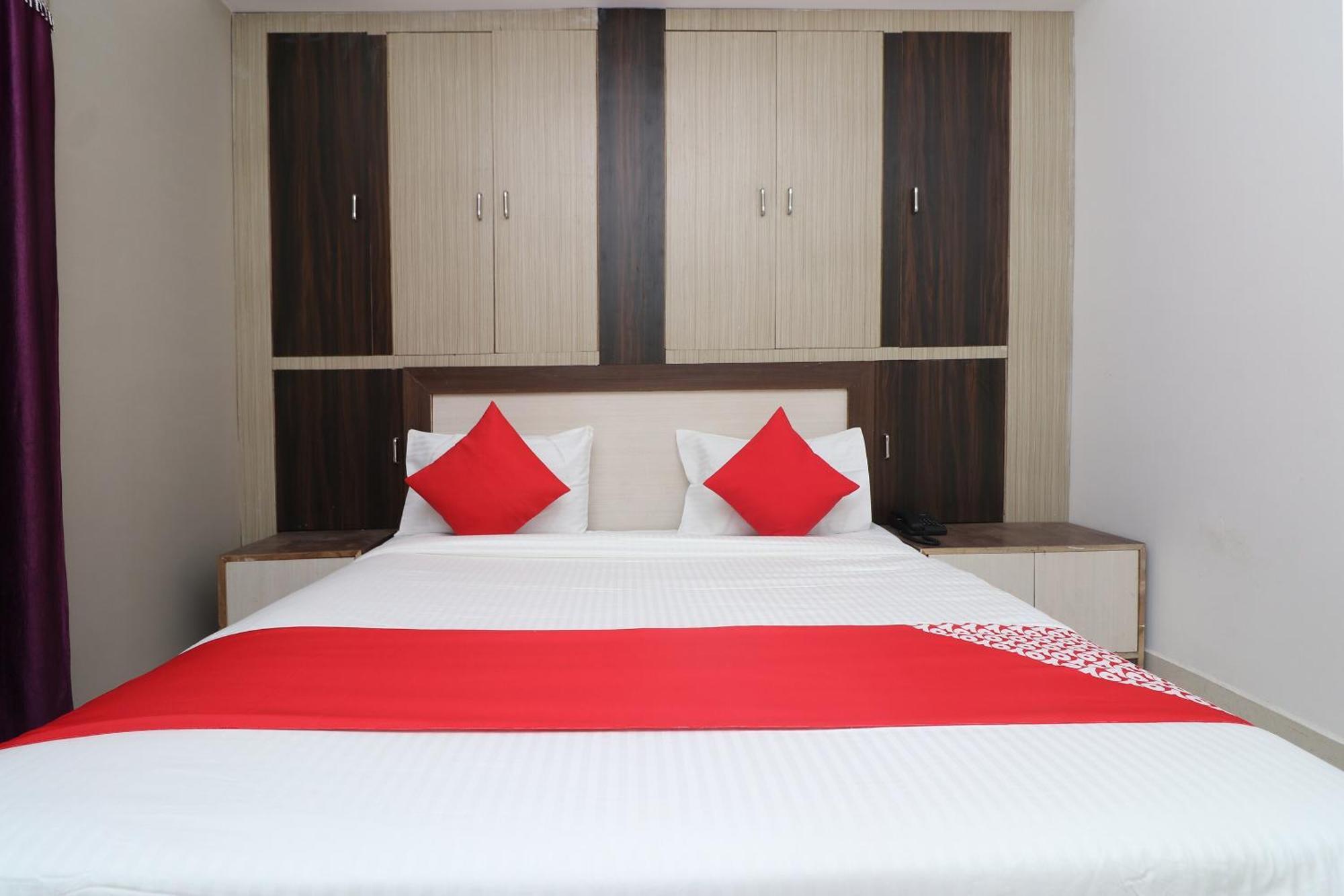 Hotel O Swastik Resort Colonelganj المظهر الخارجي الصورة