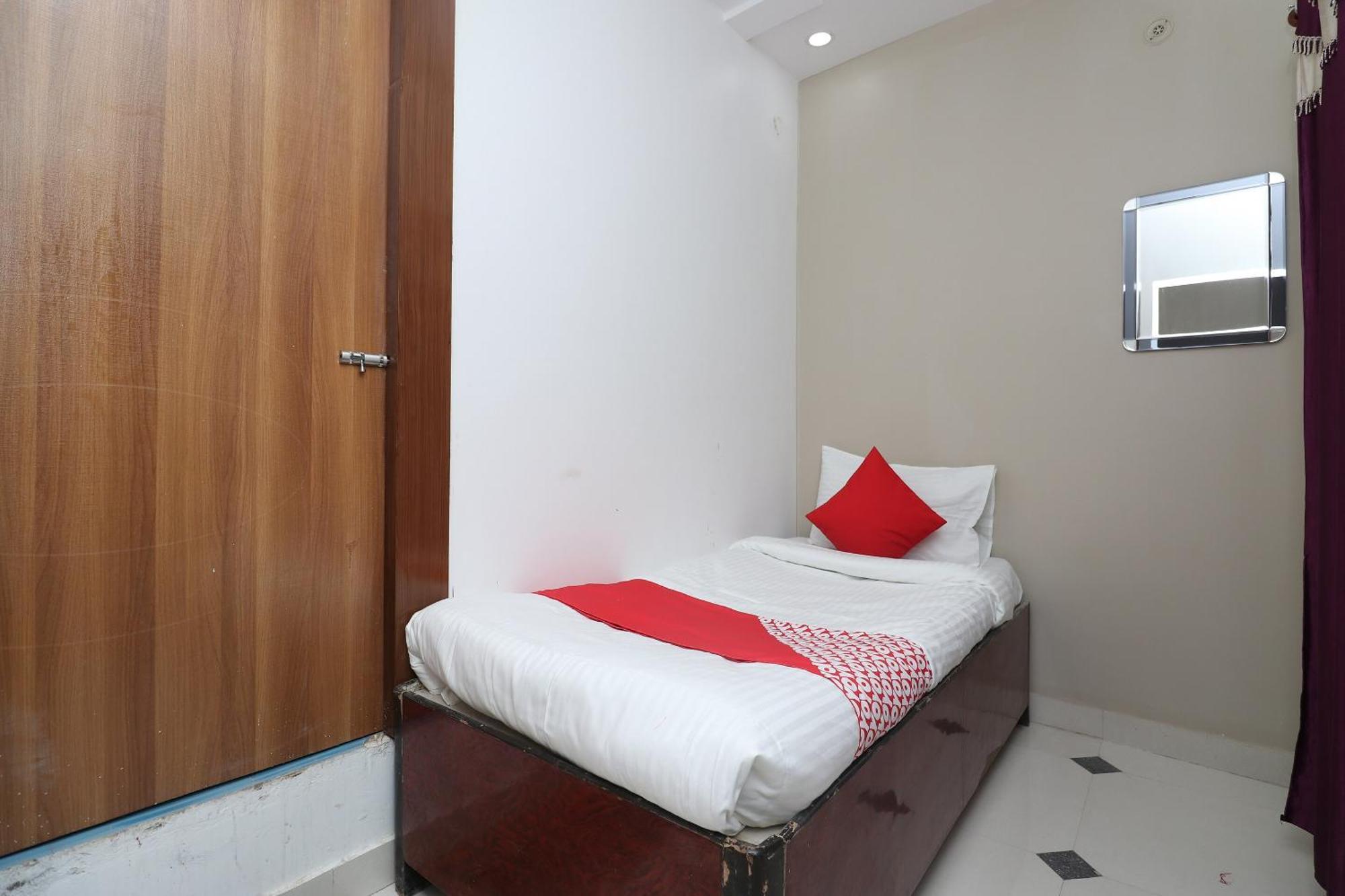 Hotel O Swastik Resort Colonelganj المظهر الخارجي الصورة